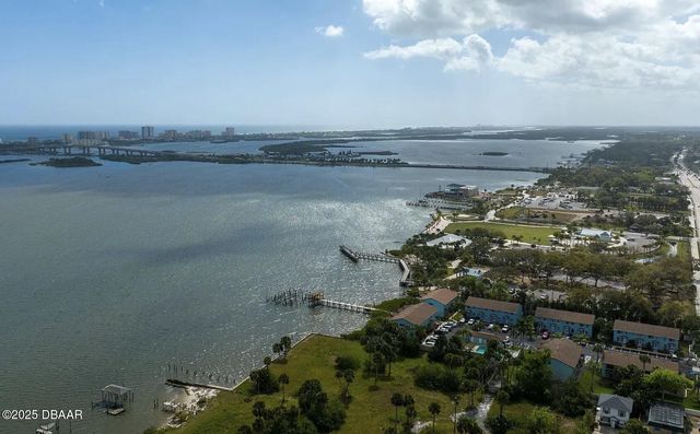 3333 S Ridgewood Ave Apt 9, Port Orange, FL 32129