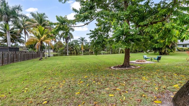 11071 SW 30th Ct, Davie, FL 33328