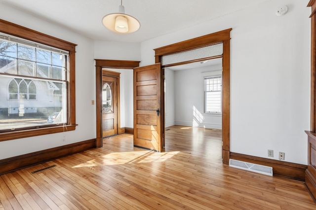 863 Sherburne Avenue, Saint Paul, MN 55104