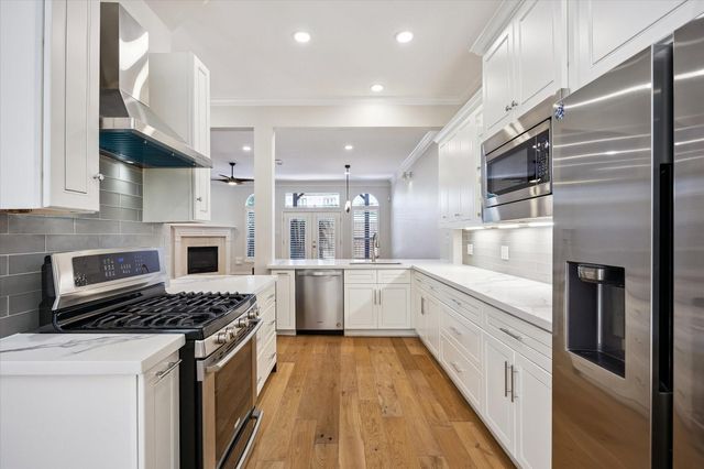 5110 Floyd Street, Houston, TX 77007