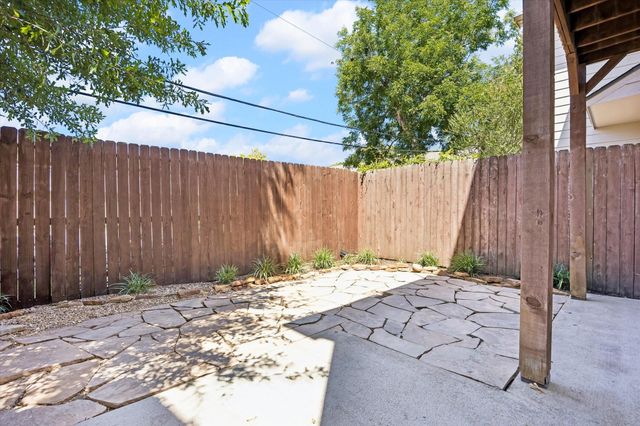 5110 Floyd Street, Houston, TX 77007