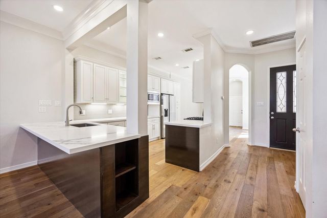 5110 Floyd Street, Houston, TX 77007