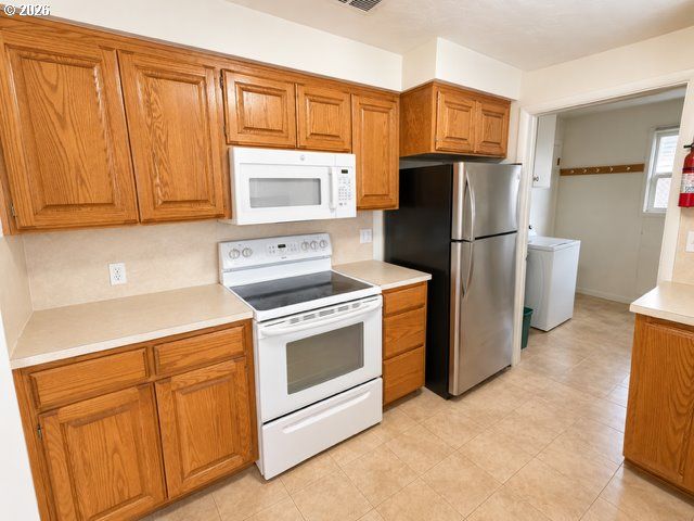 1231 N St, Springfield, OR 97477