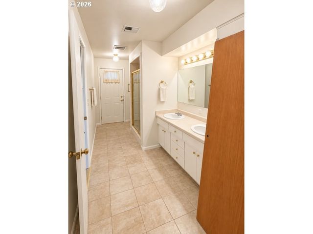 1231 N St, Springfield, OR 97477