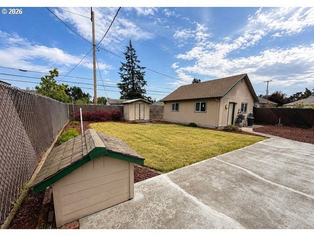 1231 N St, Springfield, OR 97477