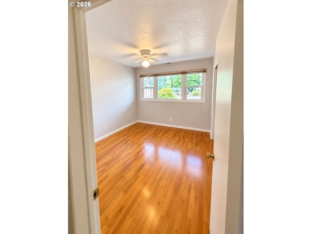 1231 N St, Springfield, OR 97477