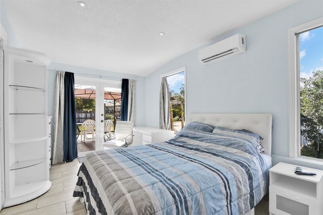 1814 NE 53rd Ct, Pompano Beach, FL 33064