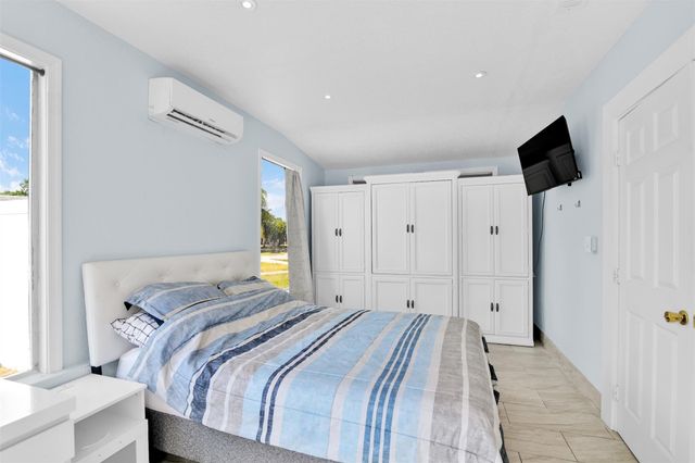 1814 NE 53rd Ct, Pompano Beach, FL 33064