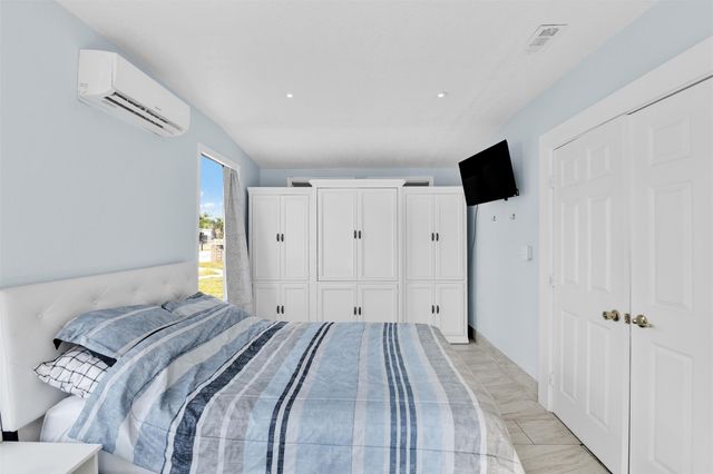 1814 NE 53rd Ct, Pompano Beach, FL 33064