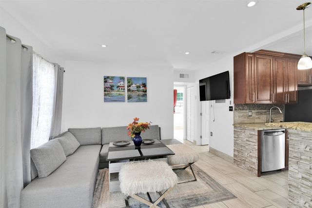 1814 NE 53rd Ct, Pompano Beach, FL 33064