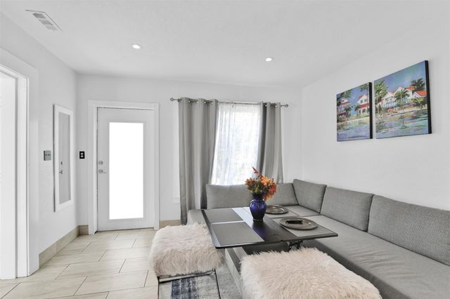 1814 NE 53rd Ct, Pompano Beach, FL 33064