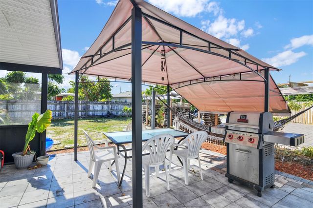 1814 NE 53rd Ct, Pompano Beach, FL 33064