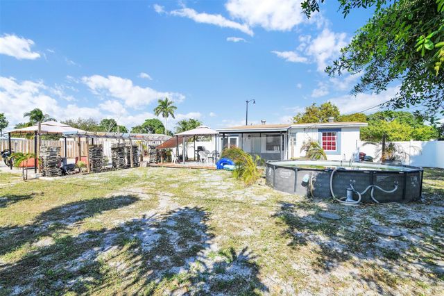 1814 NE 53rd Ct, Pompano Beach, FL 33064