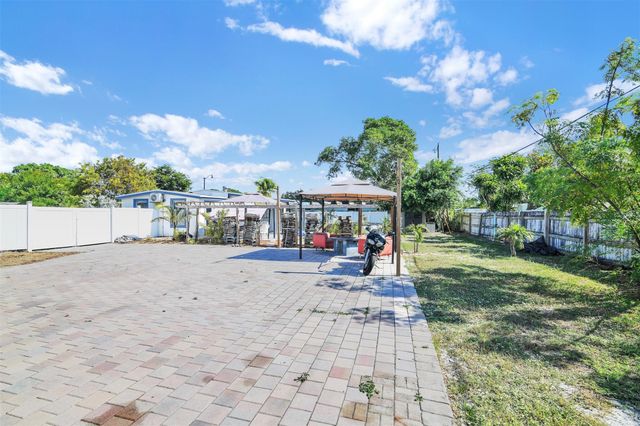 1814 NE 53rd Ct, Pompano Beach, FL 33064