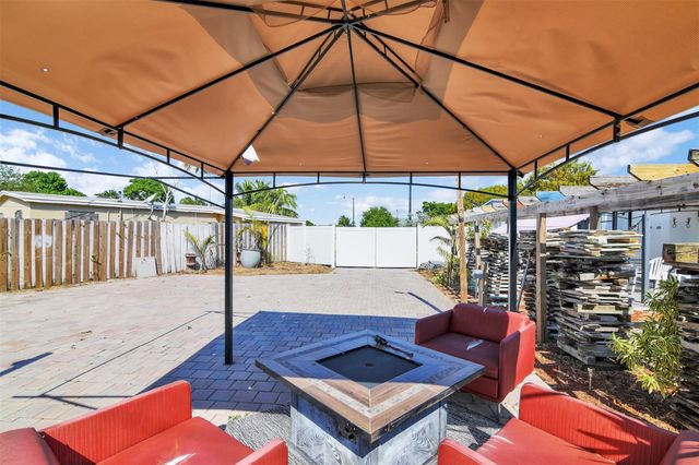 1814 NE 53rd Ct, Pompano Beach, FL 33064