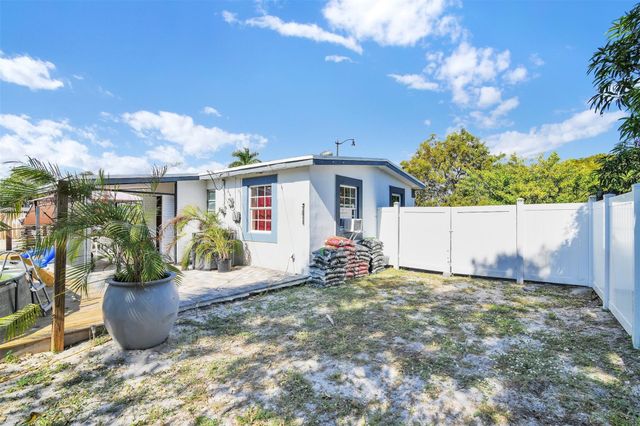 1814 NE 53rd Ct, Pompano Beach, FL 33064