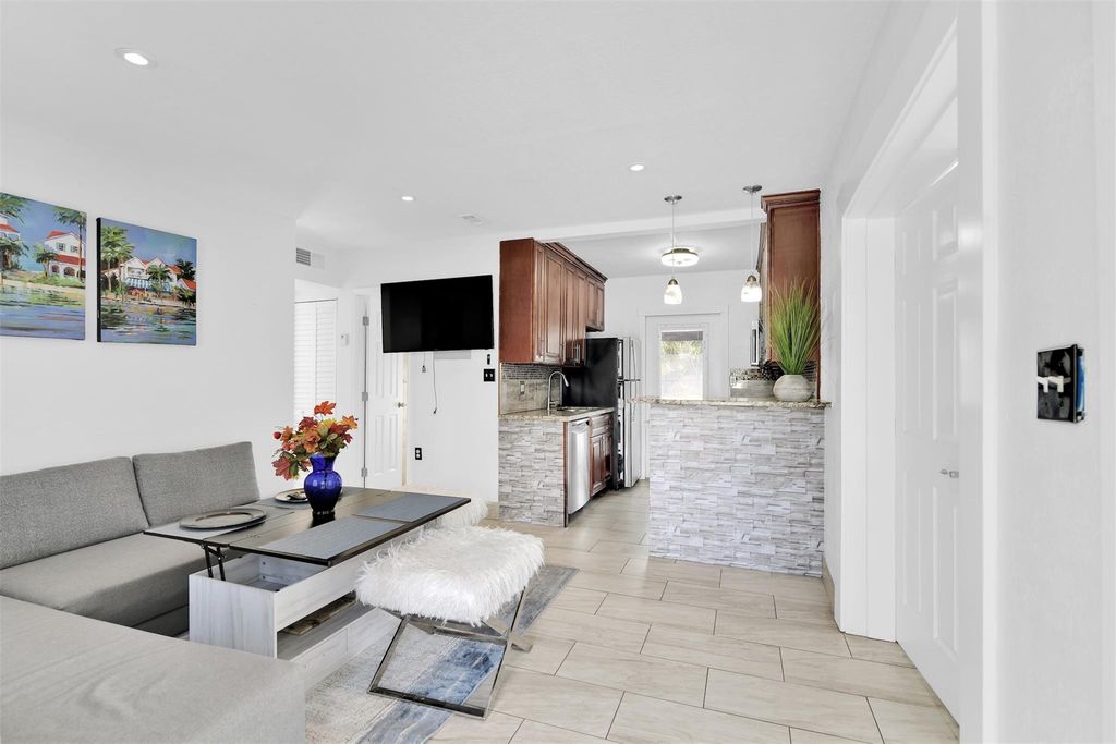 1814 NE 53rd Ct, Pompano Beach, FL 33064