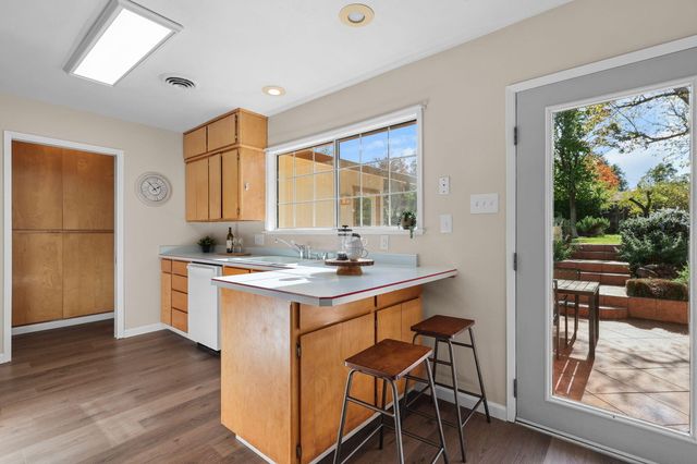 3135 Stratford Avenue, Redding, CA 96001