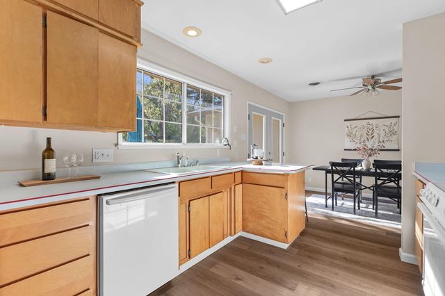 3135 Stratford Avenue, Redding, CA 96001