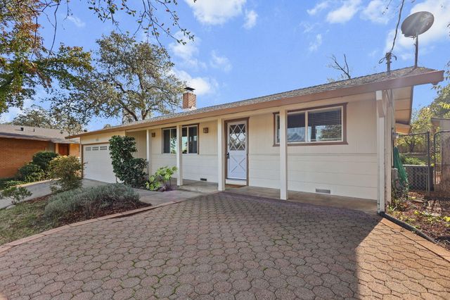 3135 Stratford Avenue, Redding, CA 96001