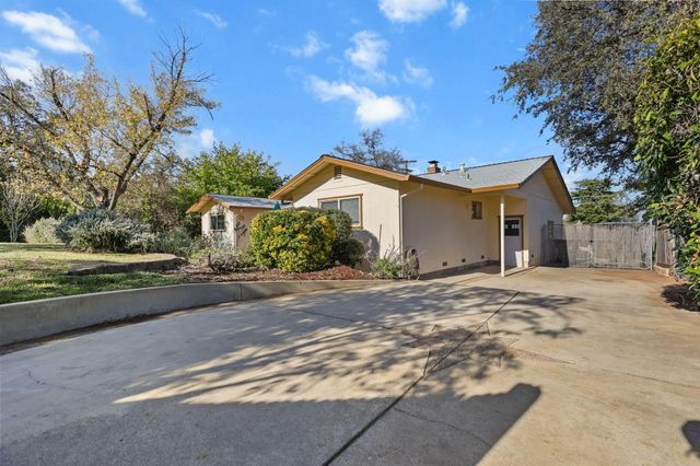 3135 Stratford Avenue, Redding, CA 96001