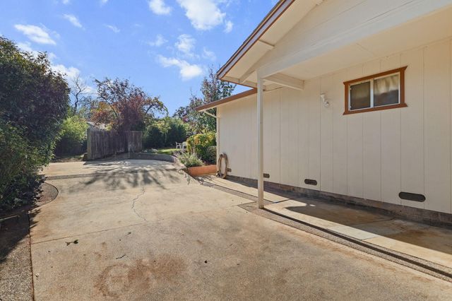 3135 Stratford Avenue, Redding, CA 96001