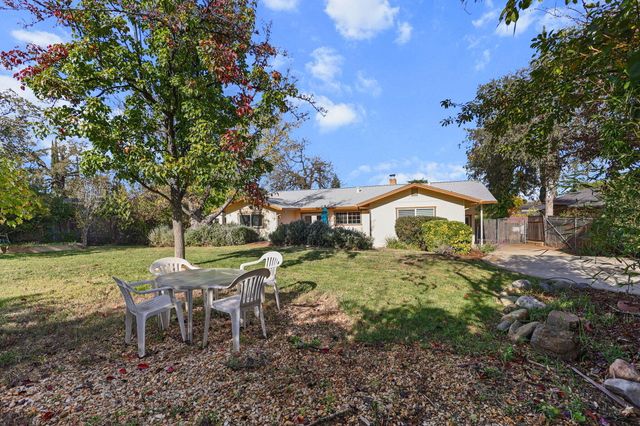 3135 Stratford Avenue, Redding, CA 96001