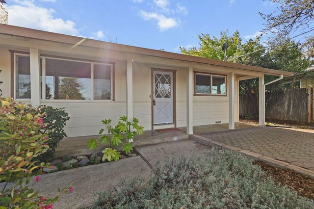 3135 Stratford Avenue, Redding, CA 96001