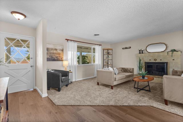 3135 Stratford Avenue, Redding, CA 96001