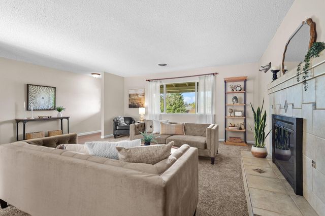 3135 Stratford Avenue, Redding, CA 96001