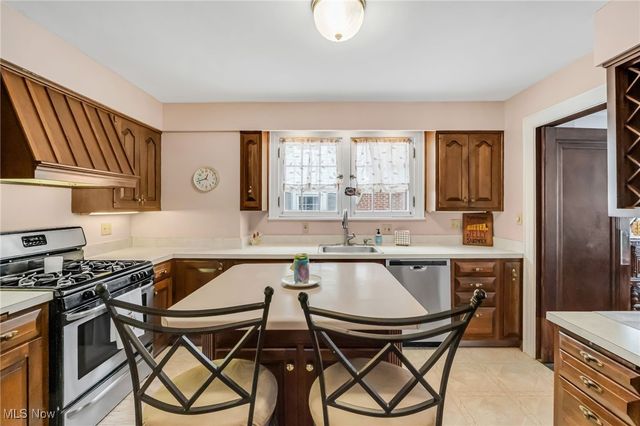 80 Clemmer Avenue, Akron, OH 44313