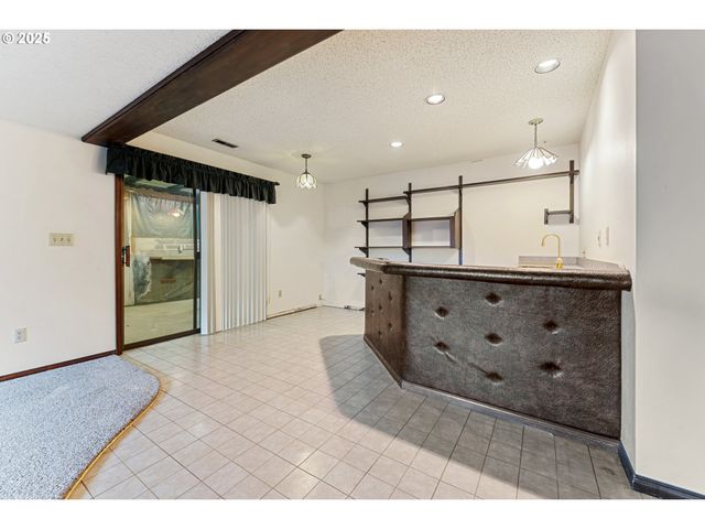 14344 Ne FREMONT Ct, Portland, OR 97230