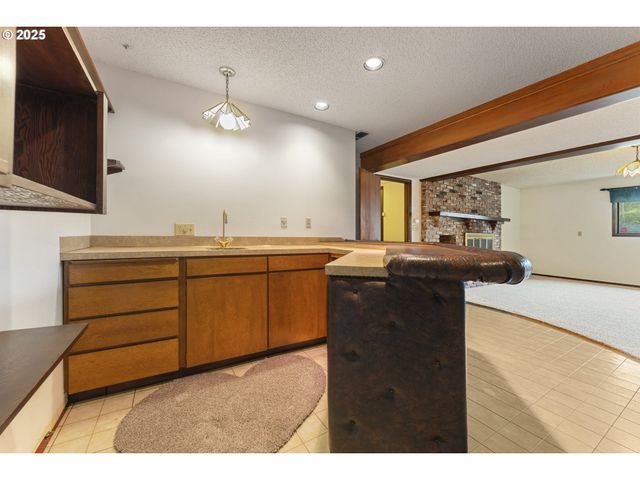 14344 Ne FREMONT Ct, Portland, OR 97230