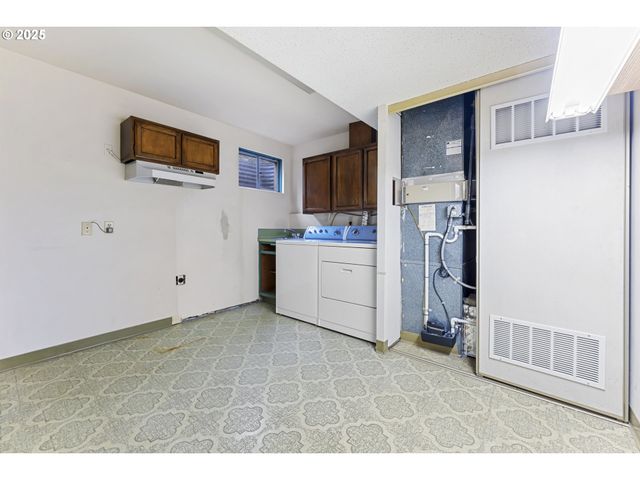 14344 Ne FREMONT Ct, Portland, OR 97230