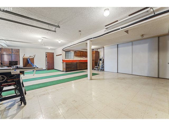 14344 Ne FREMONT Ct, Portland, OR 97230