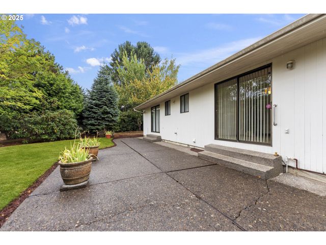 14344 Ne FREMONT Ct, Portland, OR 97230