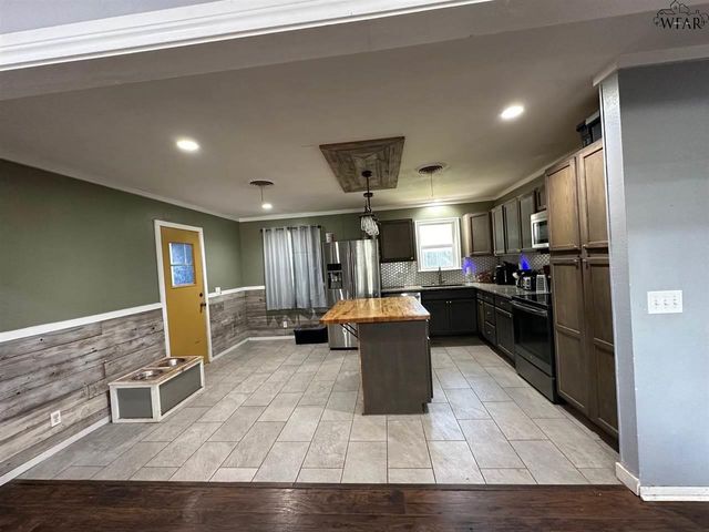 1310 MARY DRIVE, Iowa Park, TX 76367