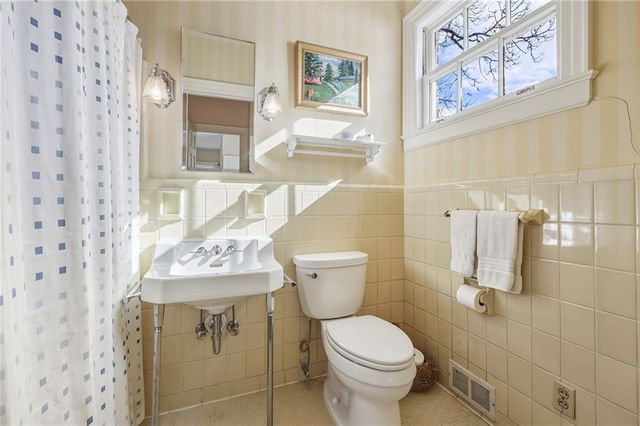 1606 Riverside Drive, Gainesville, GA 30501