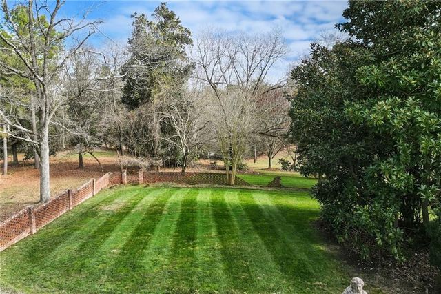 1606 Riverside Drive, Gainesville, GA 30501