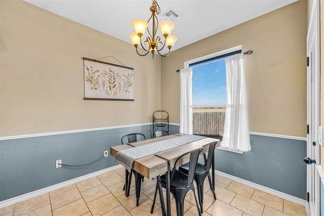 220 Glover Cir, Elgin, OK 73538