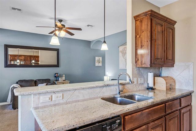 220 Glover Cir, Elgin, OK 73538