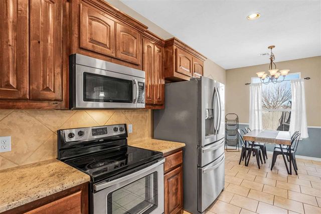 220 Glover Cir, Elgin, OK 73538