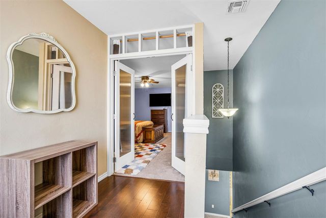 220 Glover Cir, Elgin, OK 73538