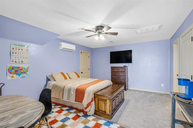 220 Glover Cir, Elgin, OK 73538