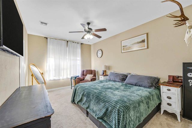 220 Glover Cir, Elgin, OK 73538