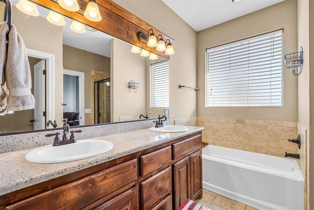 220 Glover Cir, Elgin, OK 73538