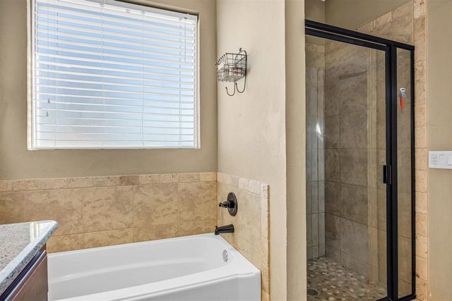 220 Glover Cir, Elgin, OK 73538