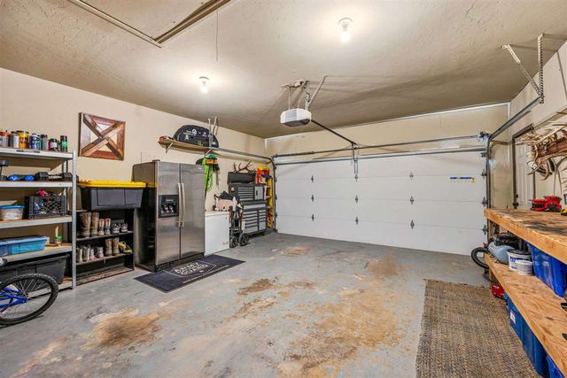 220 Glover Cir, Elgin, OK 73538