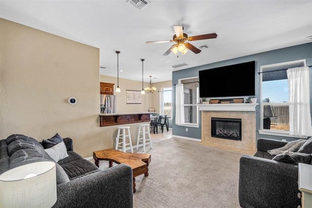 220 Glover Cir, Elgin, OK 73538