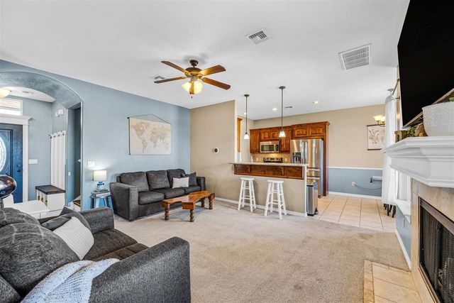 220 Glover Cir, Elgin, OK 73538